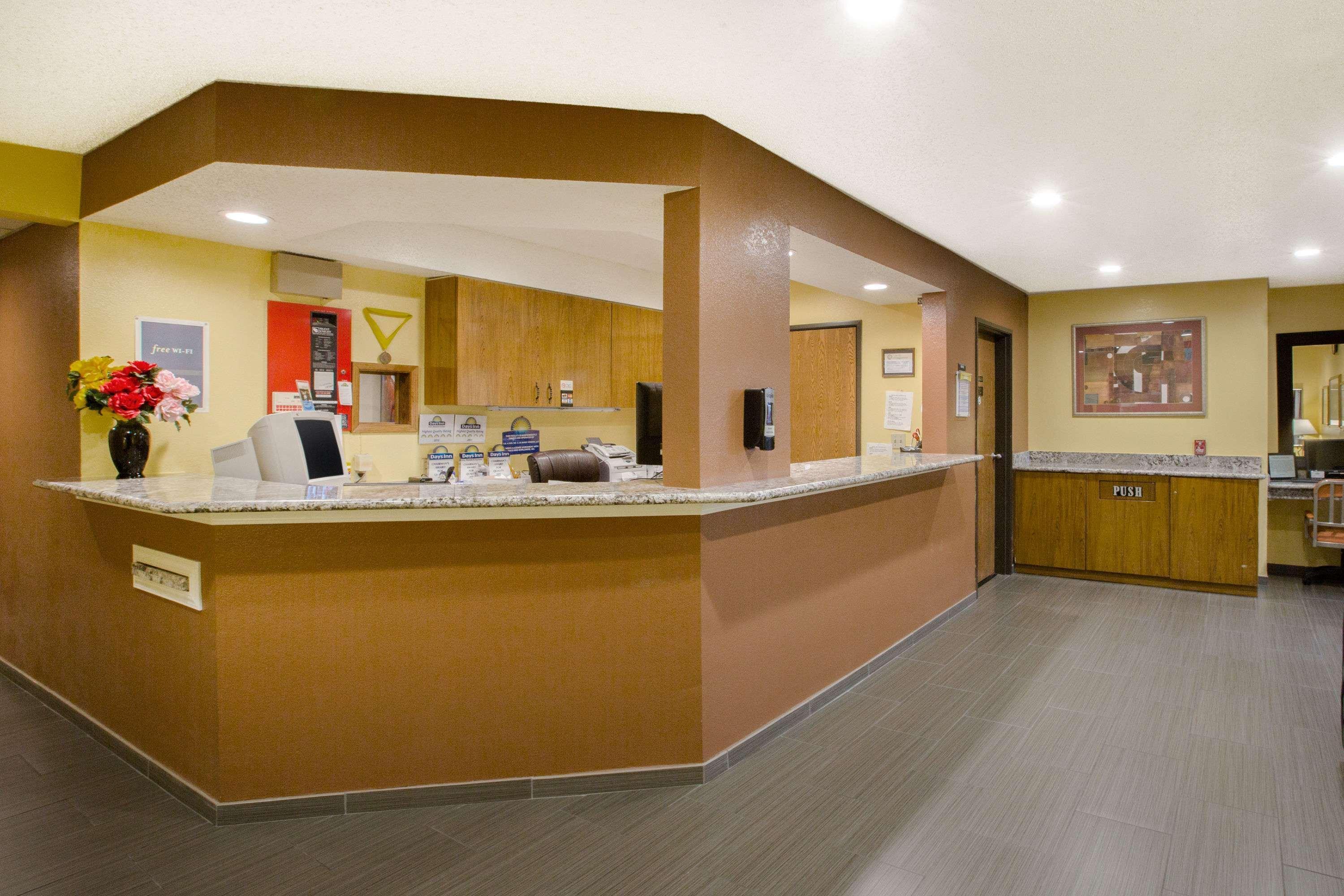 Days Inn By Wyndham Фремонт Екстер'єр фото